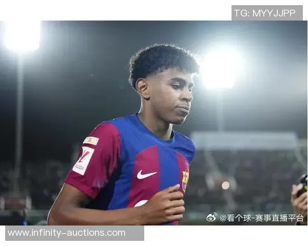 与足球明星亲密互动的全新游戏体验尽在掌握之中