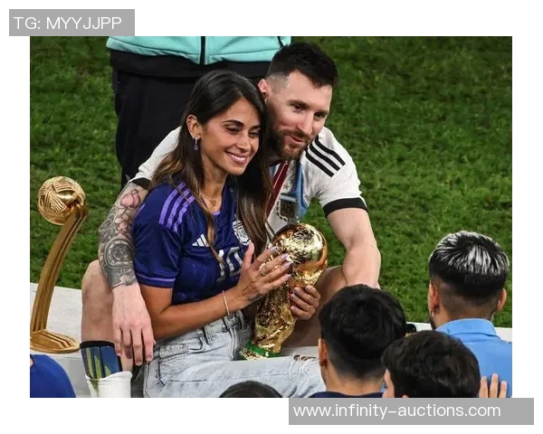 足球明星与亚洲女友的甜蜜瞬间精彩图片分享 足球明星与亚洲女友的甜蜜瞬间精彩图片分享